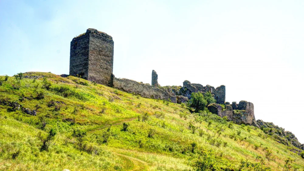 Hrad.