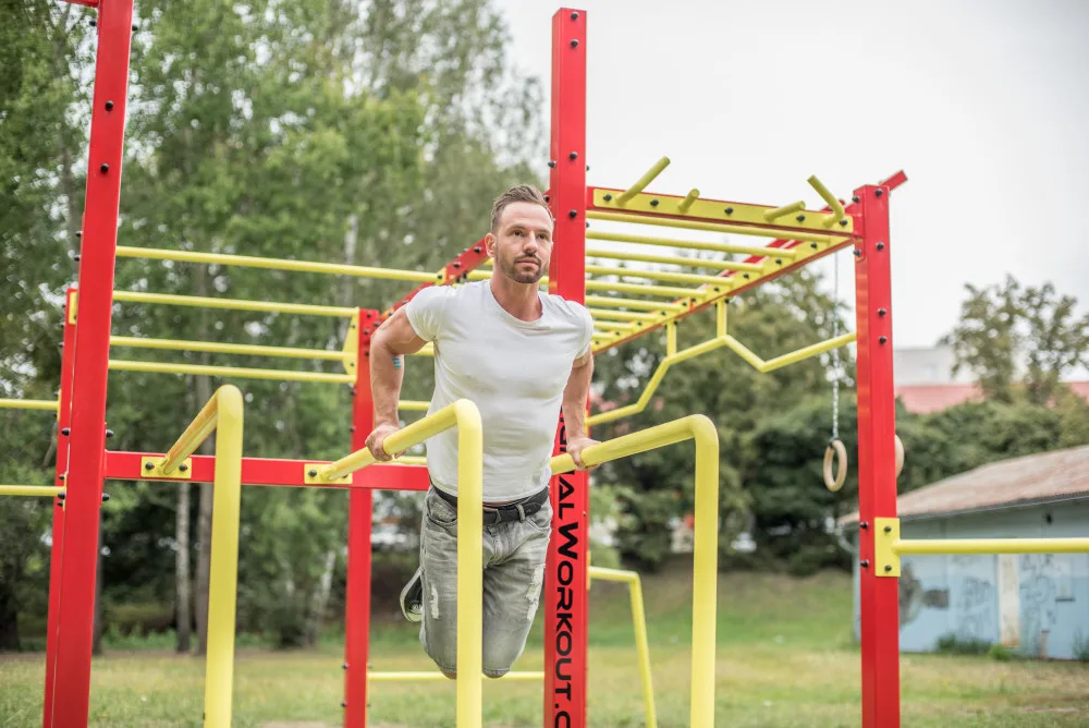 Budějce mají první workoutové hřiště. otestoval ho Lukáš Zetek.