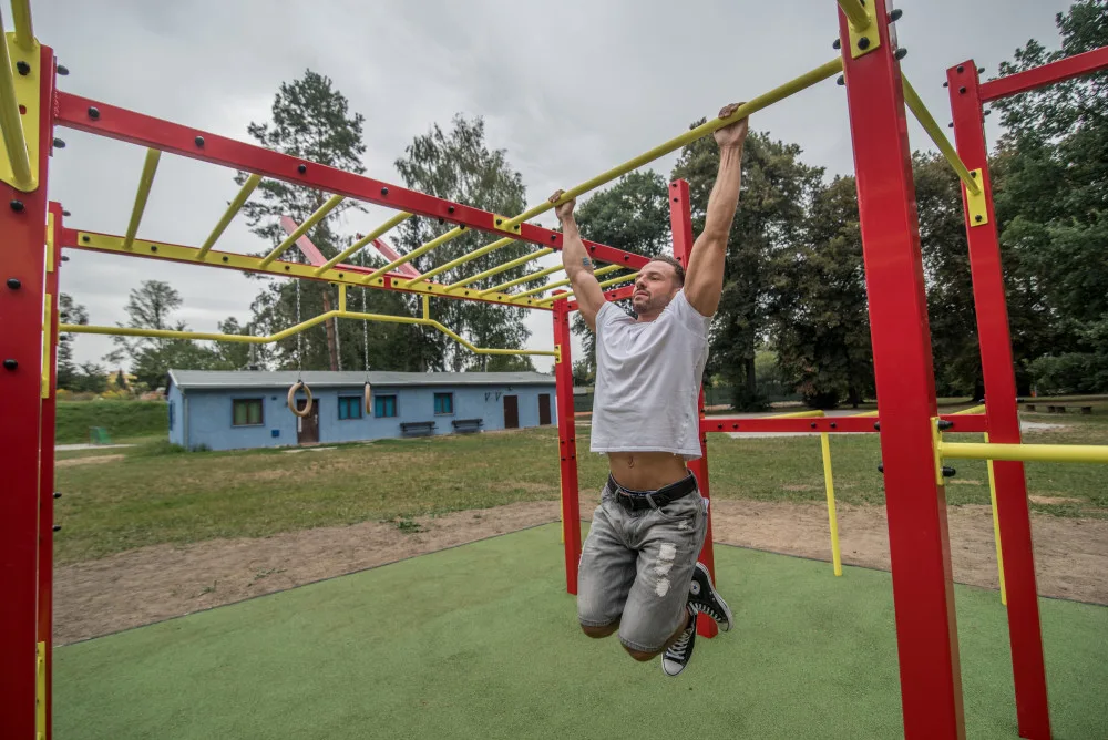 Budějce mají první workoutové hřiště. otestoval ho Lukáš Zetek.
