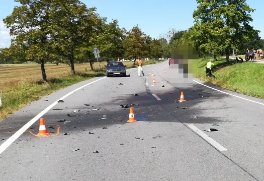 Tragická nehoda motorkářů u Hluboké nad Vltavou.