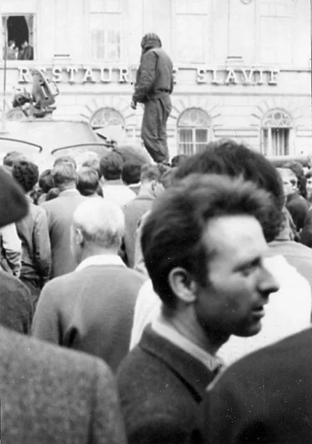 Srpen 1968 v Českých Budějovicích, restaurace Slavie.