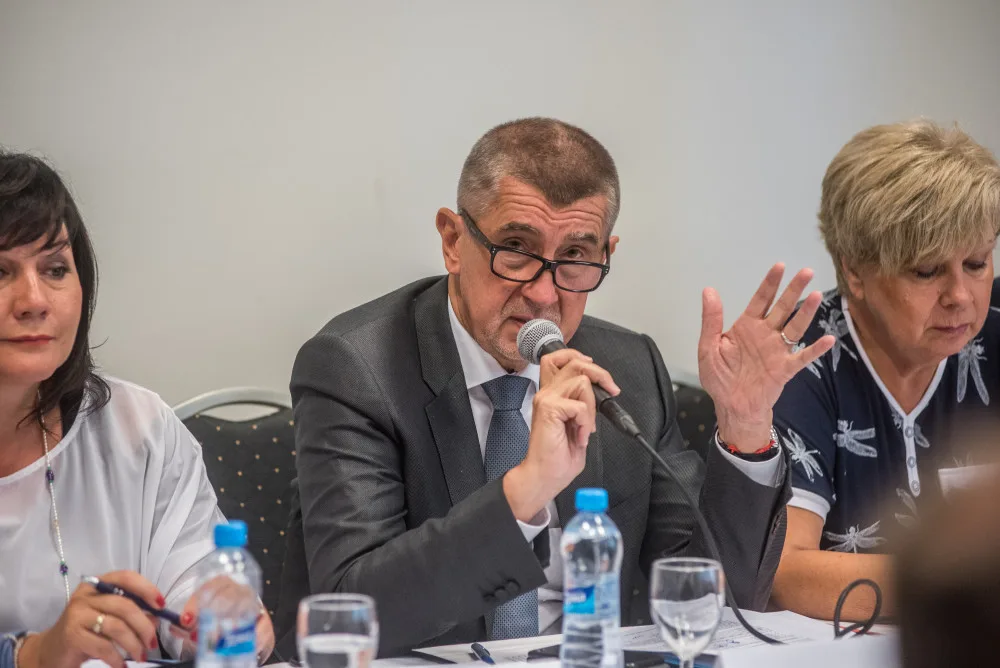 Andrej Babiš by měl podle Makrlíka dostat státní vyznamenání.