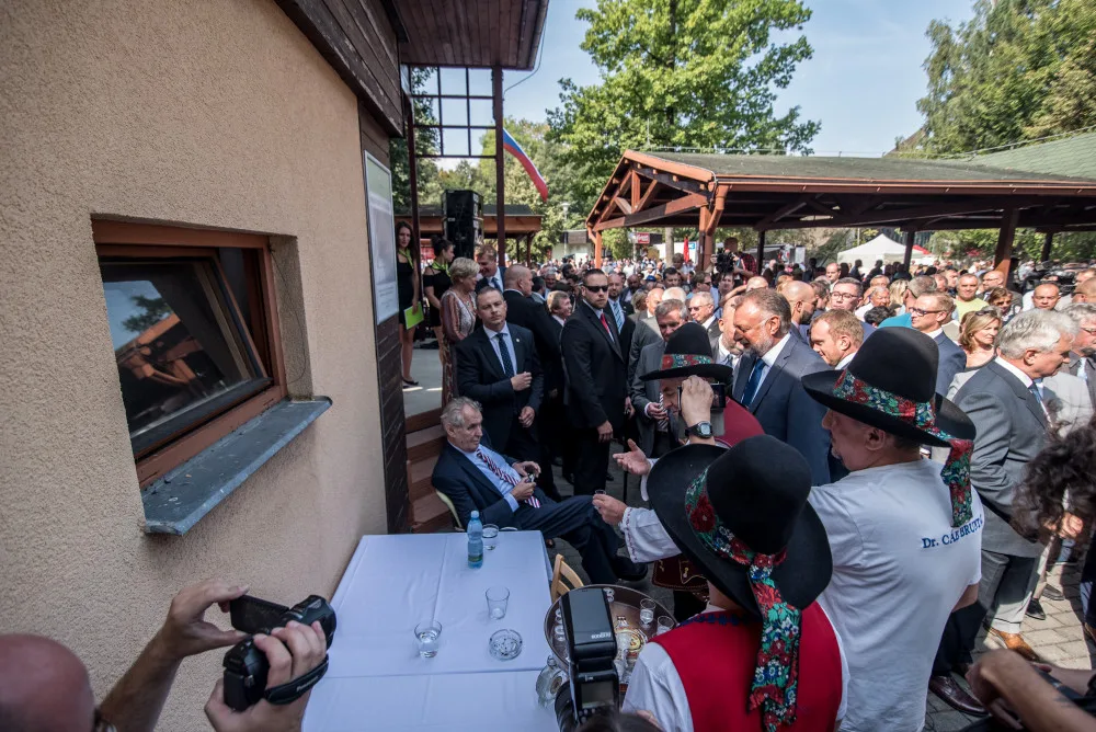 Ani letos nechyběl na slavnostním zahájení mezinárodního agrosalonu Země živitelka v Českých Budějovicích prezident České republiky Miloš Zeman.