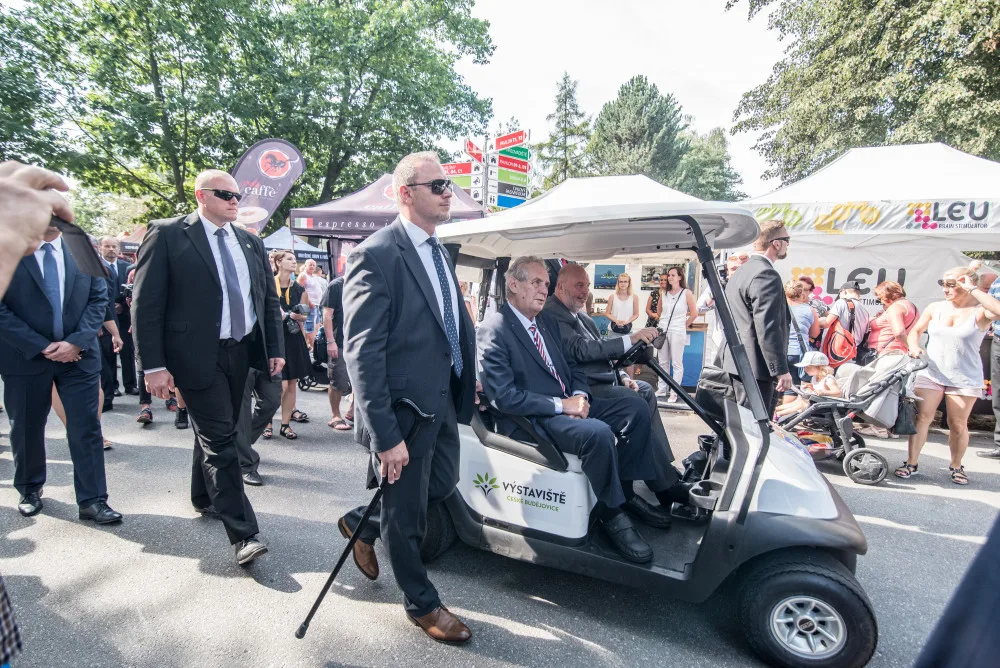 Ani letos nechyběl na slavnostním zahájení mezinárodního agrosalonu Země živitelka v Českých Budějovicích prezident České republiky Miloš Zeman.