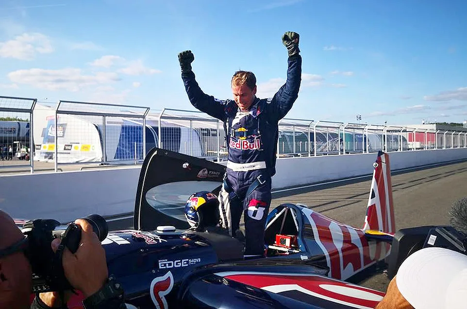 Martin Šonka vyhrál závod Red Bull Air Race v Kazani.