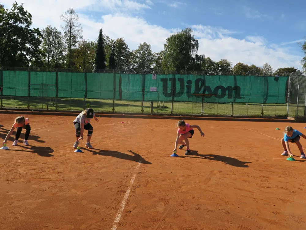 Tenisový klub LTC Tonstav - Service České Budějovice pořádá v úterý 4. září od 17:00 hodin nábor dětí narozených v letech 2010 až 2013.