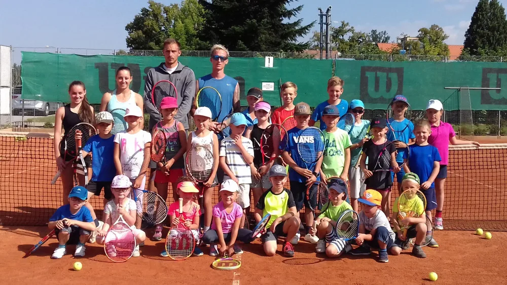 Tenisový klub LTC Tonstav - Service České Budějovice pořádá v úterý 4. září od 17:00 hodin nábor dětí narozených v letech 2010 až 2013.