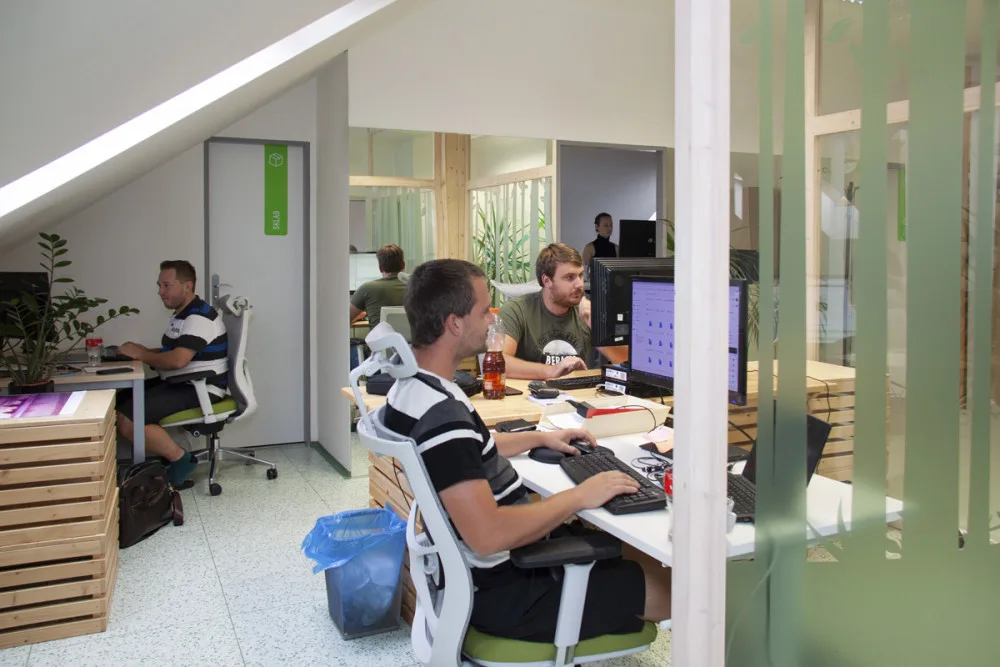 Někdejší home office firmička o dvou IT nadšencích během let vyrostla v silné studio s dvacítkou expertů.