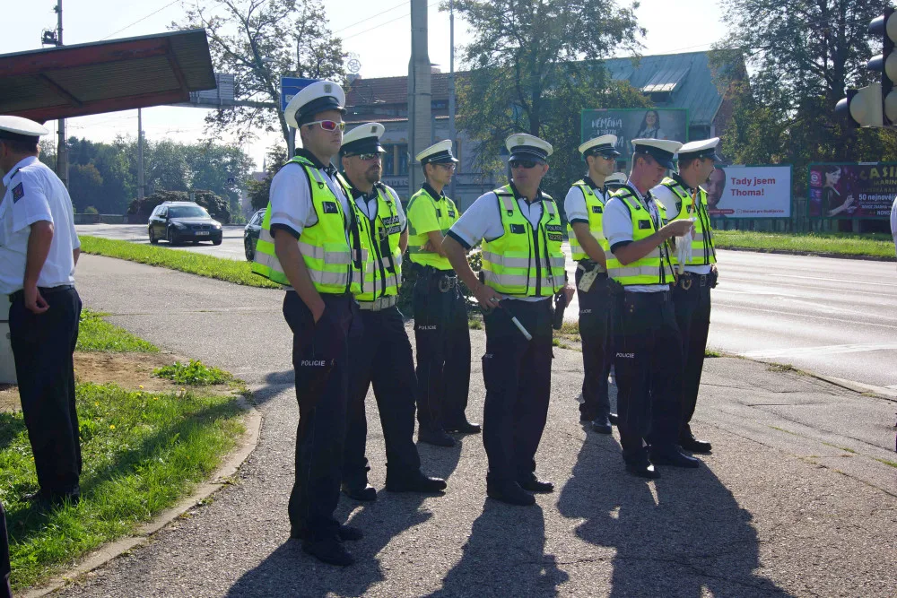 Dopravní policisté při soutěži o regulčíka roku řídili rušnou budějckou křižovatku.