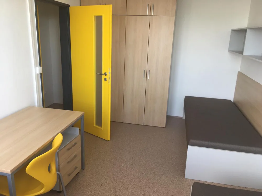 Nový školní rok si studenti Jihočeské univerzity zpříjemní na opravené koleji v kampusu školy.