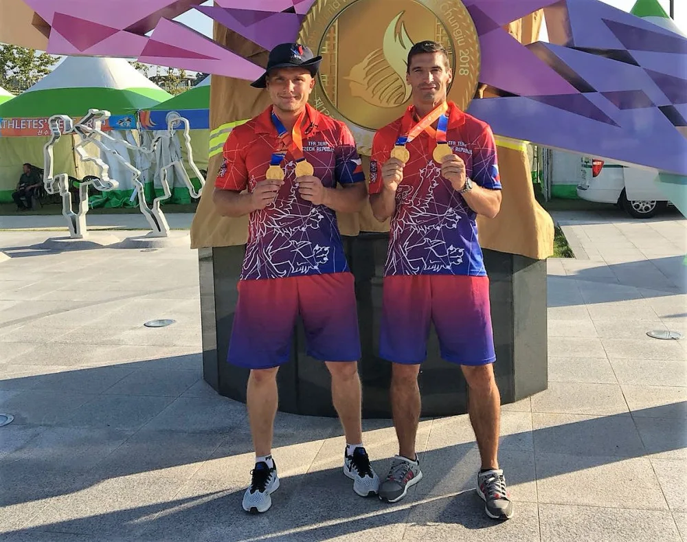 Zlaté medaile vybojovali jihočeští profesionální hasiči Michal Brousil a David Kubiš při světových hrách v Jižní Koreji.