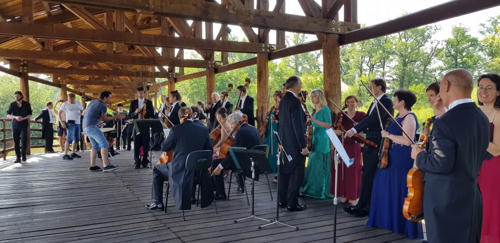Jihočeská filharmonie natočila klip v Jihočeské zoo Hluboká nad Vltavou.