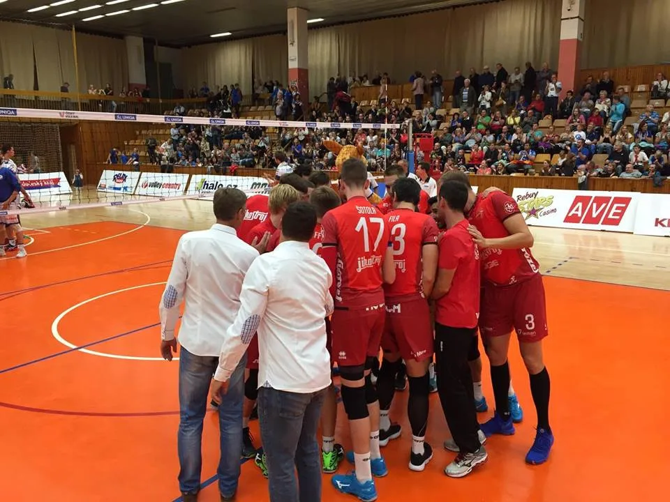 Start soutěže se povedl volejbalistům Jihostroje na výbornou