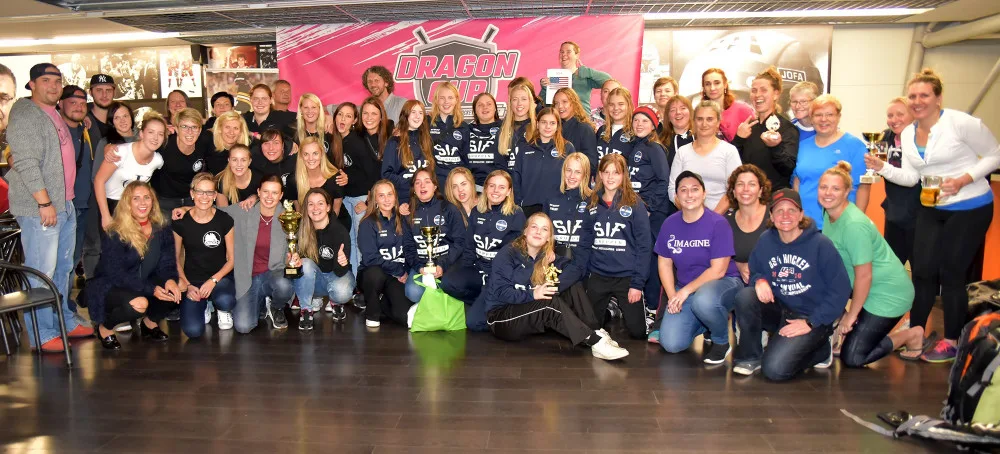 Mezinárodní ženský hokejový turnaj International Dragon 2018 se uskutečnil v českobudějovickém Hokejovém centru Pouzar.