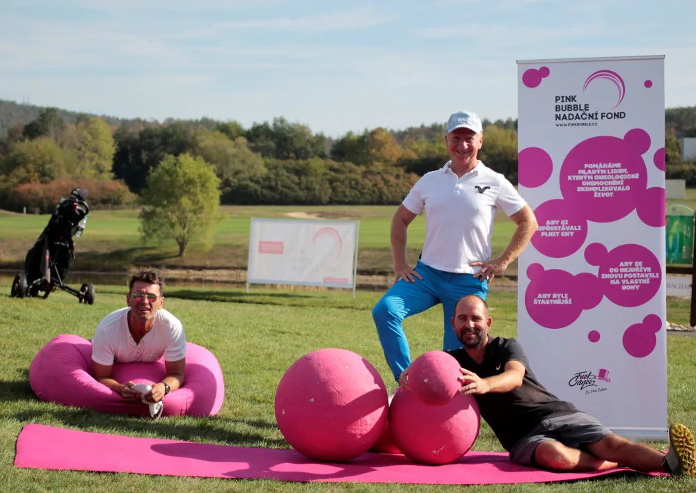 Golfový turnaj pro Pink Bubble.