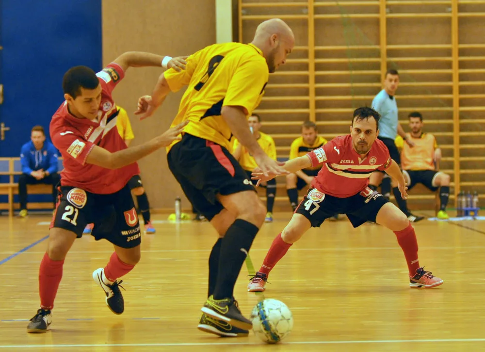 Futsalový tým SK Dynamo PCO České Budějovice v druholigové premiéře na severu Čech podlehl Pampuchu Liberec 4:5.