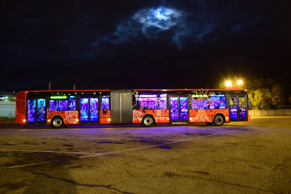 Budějovicemi projede halloweenský autobus. Nejlepší maska vyhraje tablet