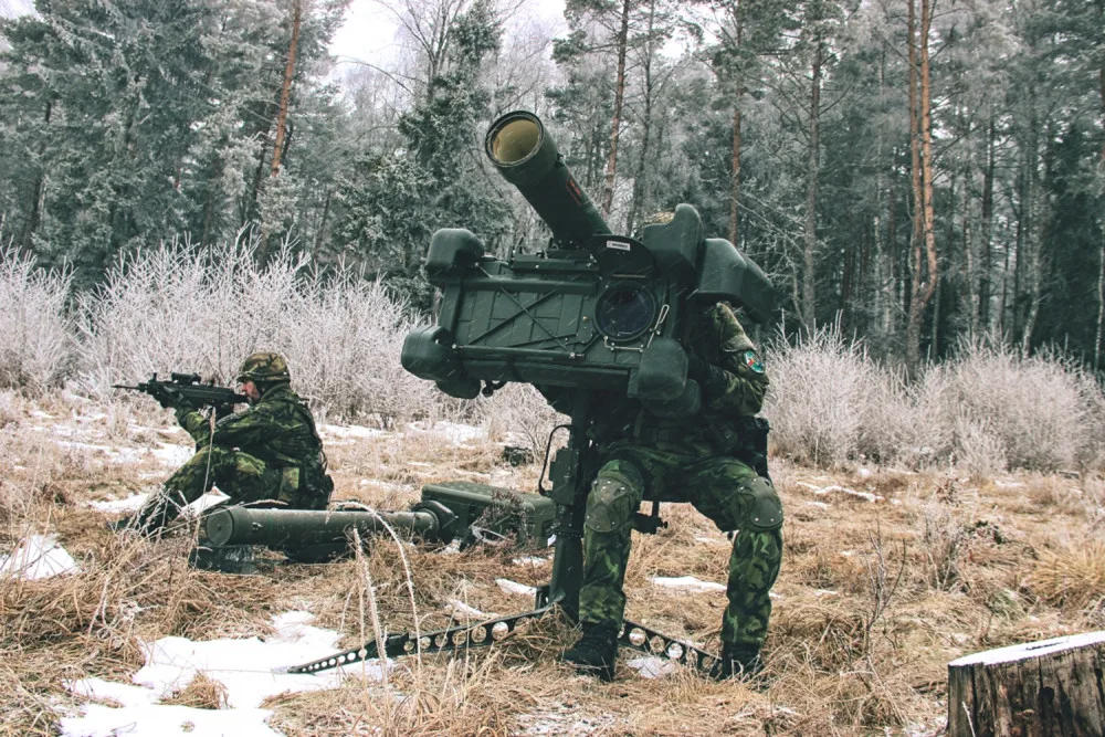 Strakoničtí vojáci budou na cvičení v Norsku chránit vzdušný prostor protiletadlovými raketovými komplety RBS-70. Autor: Jana Samcová