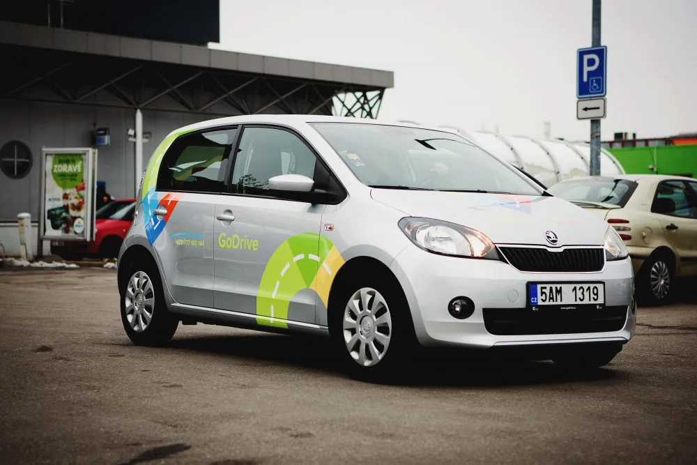 Budějce mají carsharing, ke kterému stačí pouze registrace na mobilu