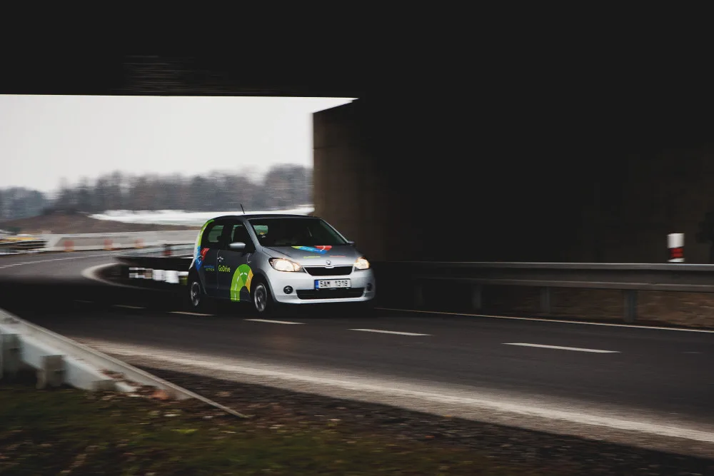 Budějce mají carsharing, ke kterému stačí pouze registrace na mobilu