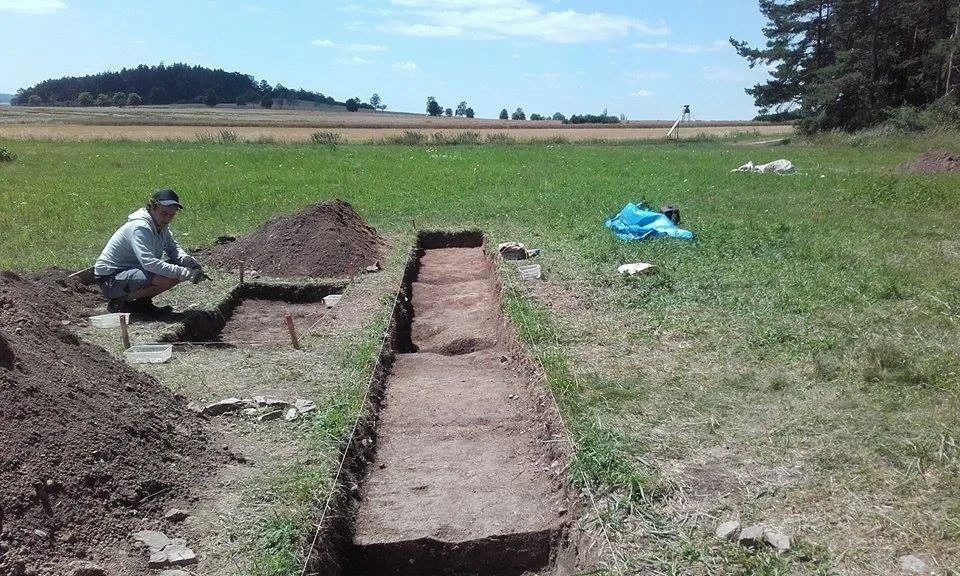 Archeologové zatím nenašli v Letech hromadné hroby Romů.