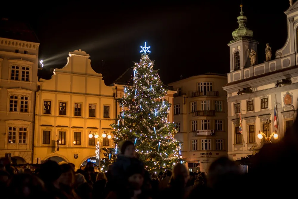 Loňský vánoční strom se stal nejkrásnějším v republice.