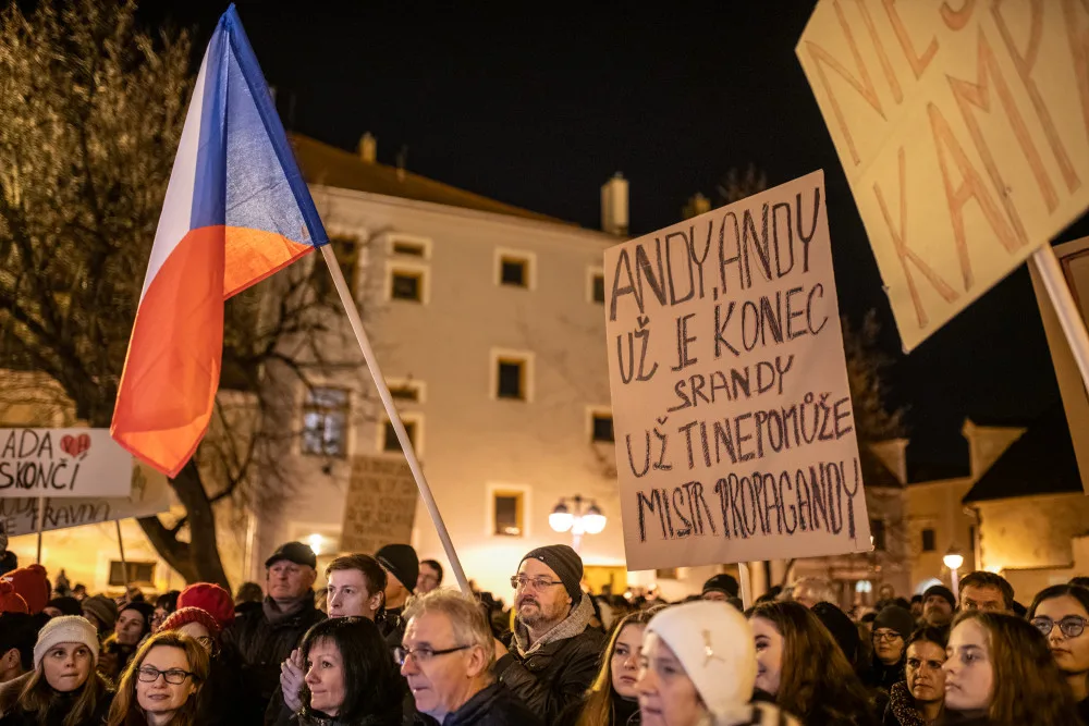 I v Budějcích si lidé připomněli Den boje za svobodu a demokracii