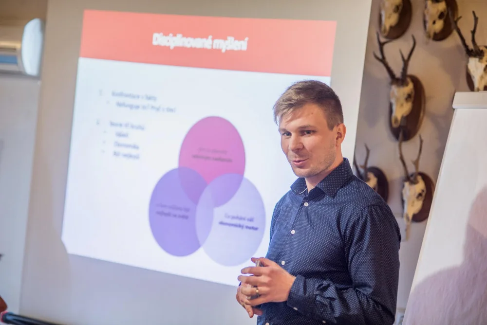 Česko - bavorský projekt má motivovat studenty k podnikání. Svým příběhem přispěl i zakladatel Drbny