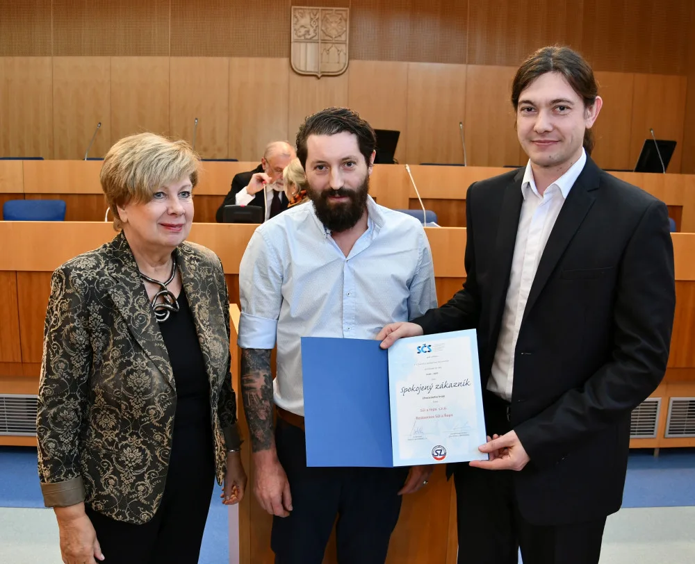 Cenu Spokojený zákazník Jihočeského kraje letos převzalo 16 podnikatelů