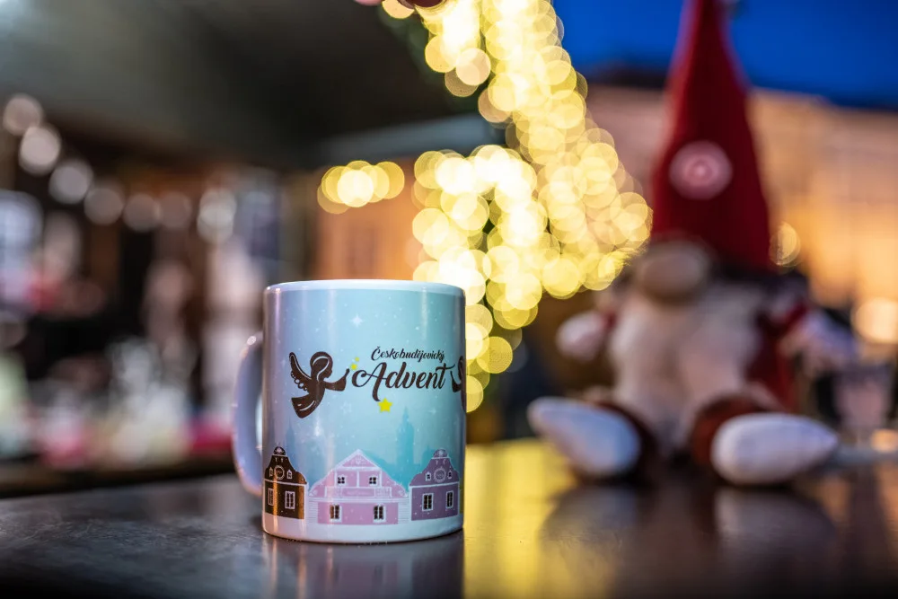 Chceš levnější kafe a zdravější planetu? Přijď na s vlastním hrnečkem