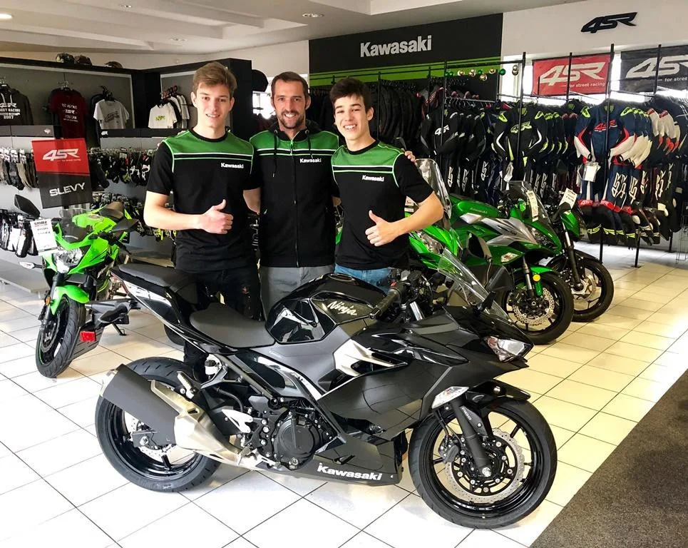 ACCR Czech Talent Team - Willi Race při společném focení.