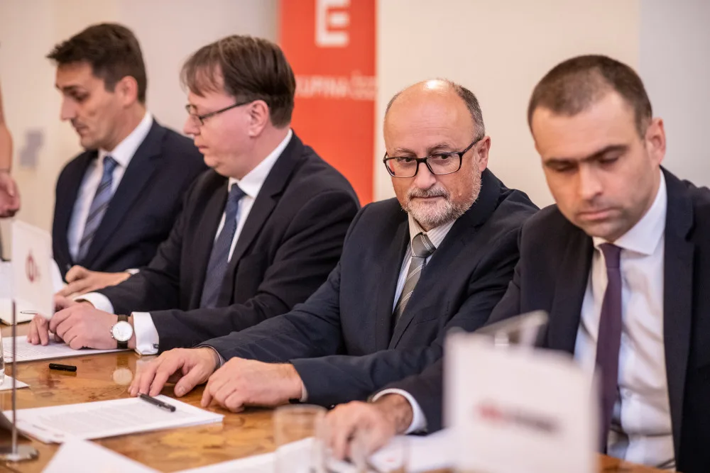 Smlouva je podepsaná. Teplo do Budějc bude posílat Temelín, stavba horkovodu začne na jaře