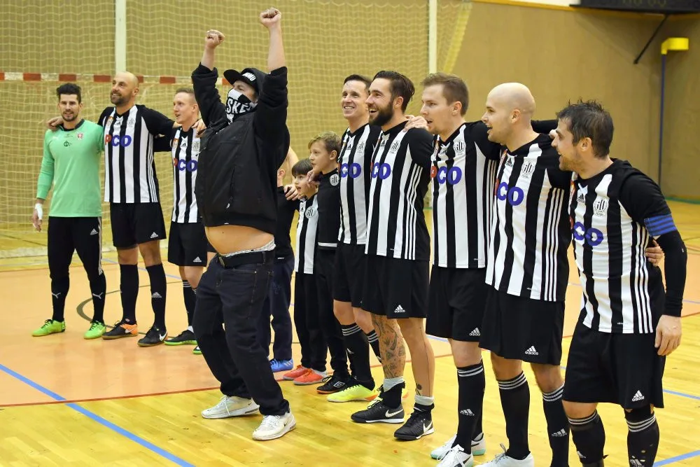 Futsalisté Dynama ve šlágru o postupové šance udolali Kladno. Nastříleli už sto gólů