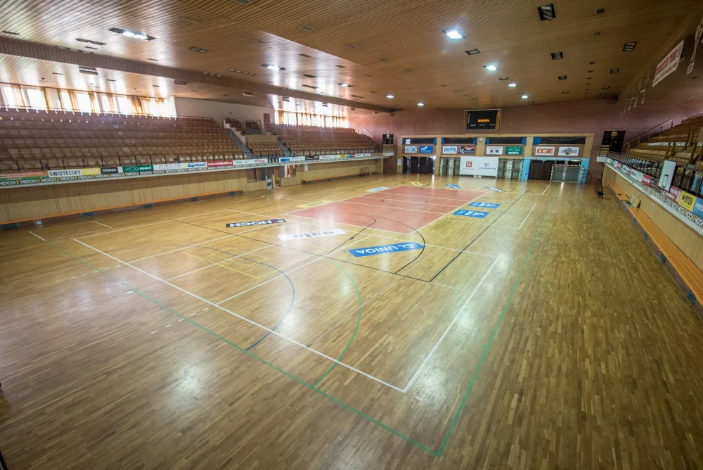 Situace kolem sportovní haly může prodloužit přípravnou fázi, ale nemůže ohrozit výstavbu nového centra. To alespoň tvrdí náměstek primátora Petr Holický.