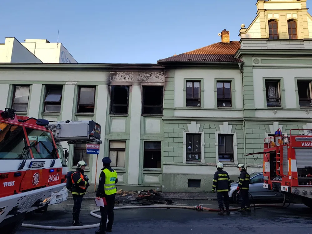 Požár zničil byt na ubytovně