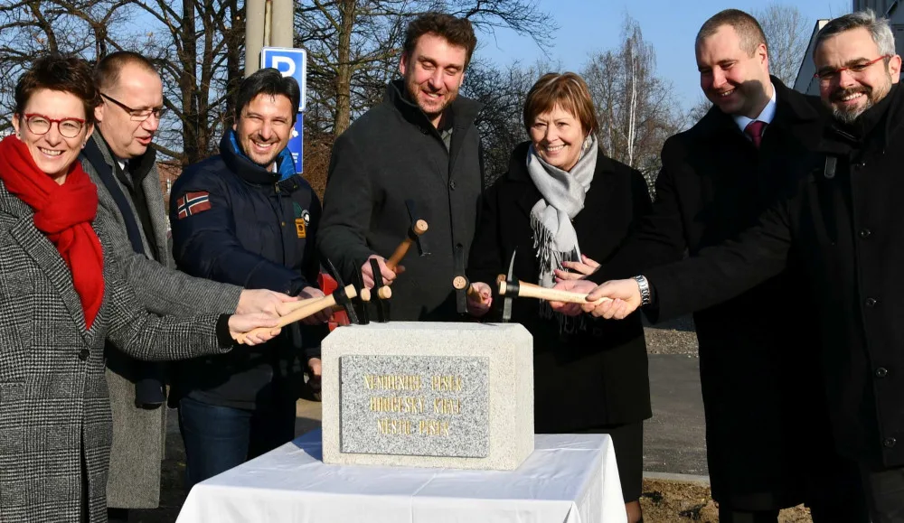 V okolí písecké nemocnice začínají stavební práce