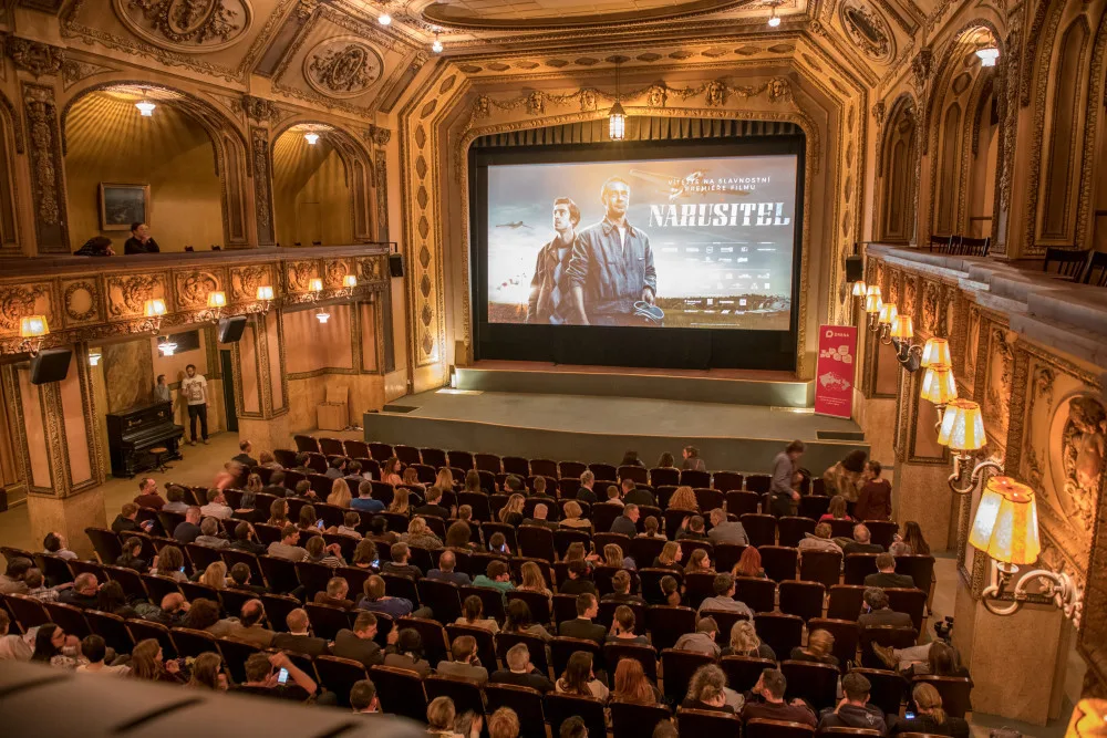 Film Narušitel se chystá do kin, na premiéru přišly největší hvězdy českého hereckého nebe.