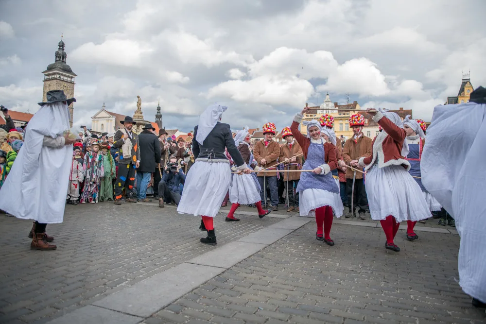 Budějckým náměstím prošel masopustní průvod