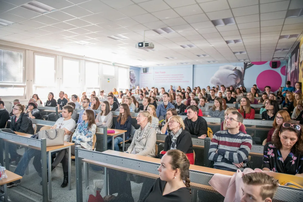 Na Jihočeské univerzitě se debatovalo o euru. Přednáška trhla návštěvnický rekord