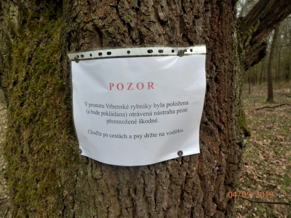 Cedule u Vrbenských rybníků