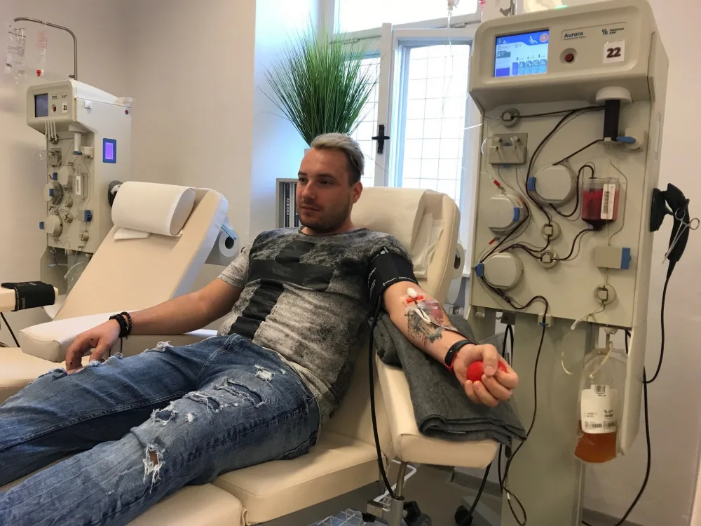 Filip šel plazmu darovat poprvé.