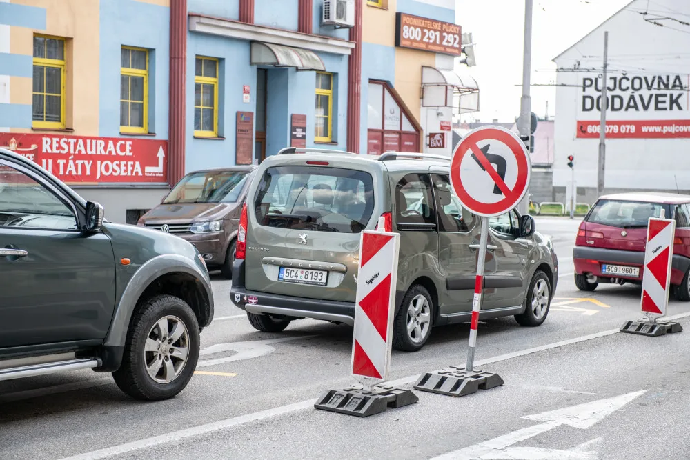 Uzavírka Rudolfovské a Dobrovodské