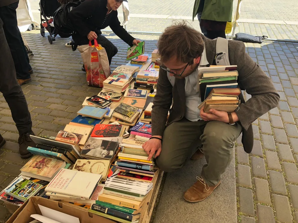 Z budějckého náměstí se stala knihovna. Začal festival Literatura žije