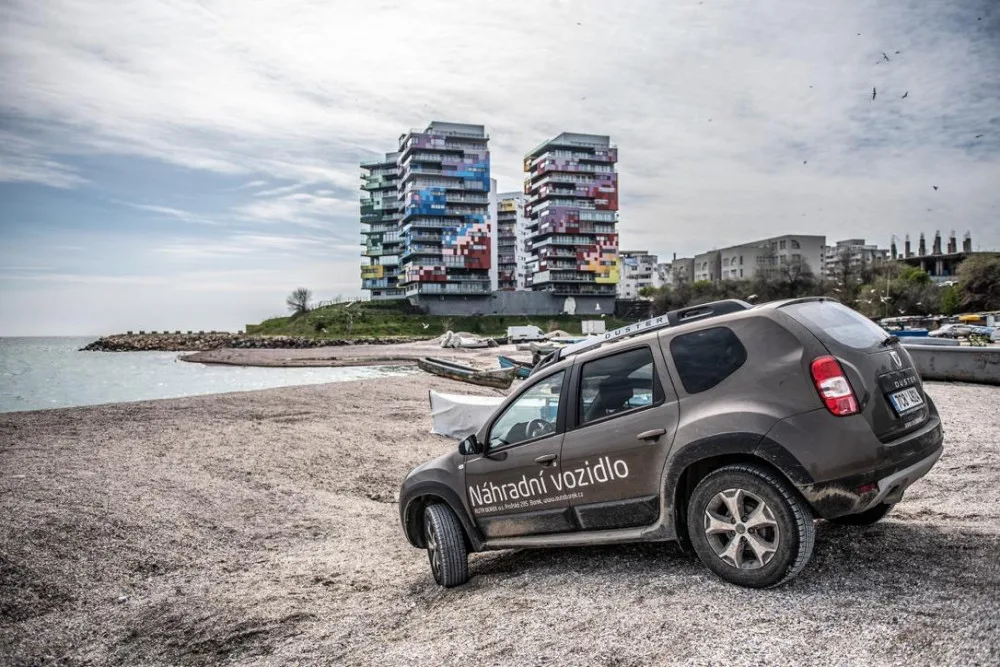 SUV nebylo nikdy dostupnější. Duster obstál na jihočeských silnicích i v rumunských horách.