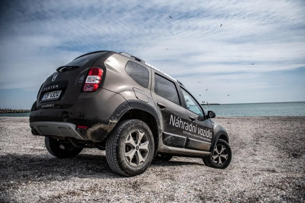 SUV nebylo nikdy dostupnější. Duster obstál na jihočeských silnicích i v rumunských horách.