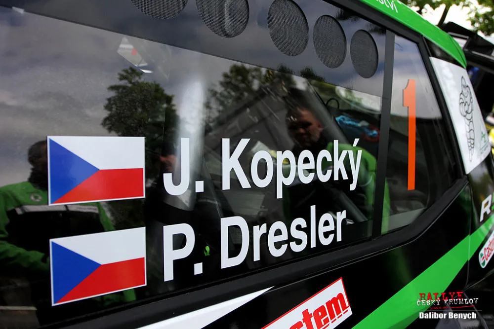 Rallye Český Krumlov má za sebou první soutěžní den. Vedení se ujal Kopecký s novou Fabií.