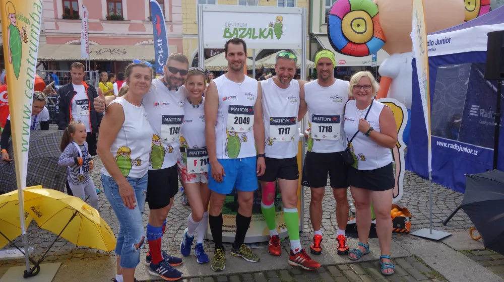 Bratři Smržovi předají Bazalce své tři helmy. Symbolizovat budou ochrannou ruku