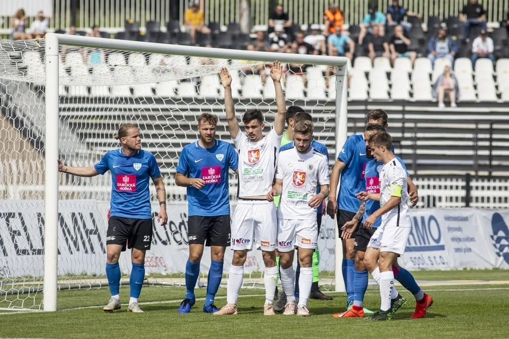 Táborsko odsoudila sobotní prohra v Hradci k sestupu.
