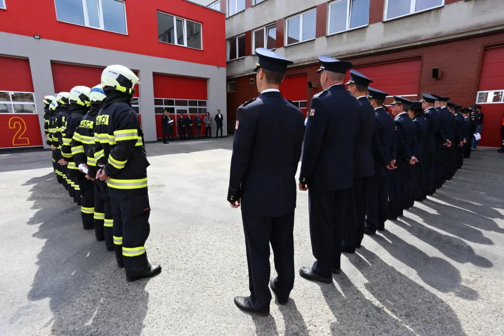 Táborští hasiči mají nové garáže, sklady a učebnu. Náklady byly dvacet čtyři milionů