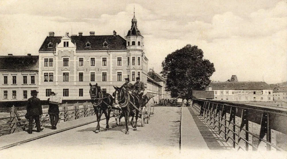 První železný Dlouhý most po roce 1904.